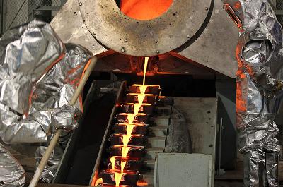 Gold pour at Cobre Panama