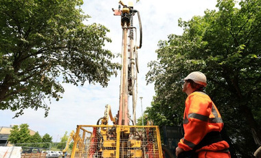 Drilling_rig_during_Living_Lab_build.JPG